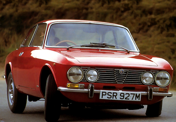 Pictures of Alfa Romeo 2000 GT Veloce UK-spec 105 (1971–1976)
