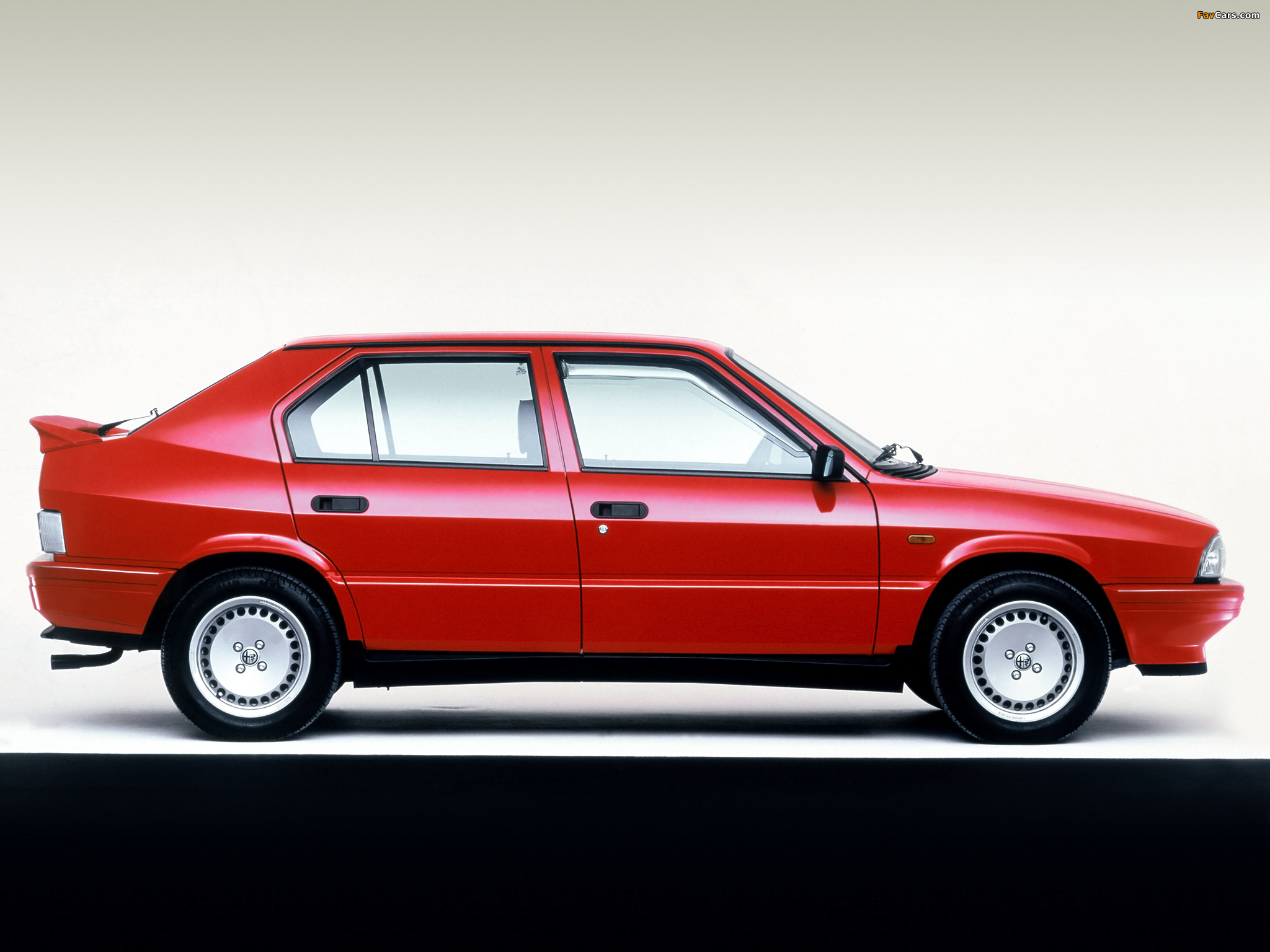 Alfa Romeo 33 1.7 Quadrifoglio Verde 905 (1986–1990) images (2048 x 1536)