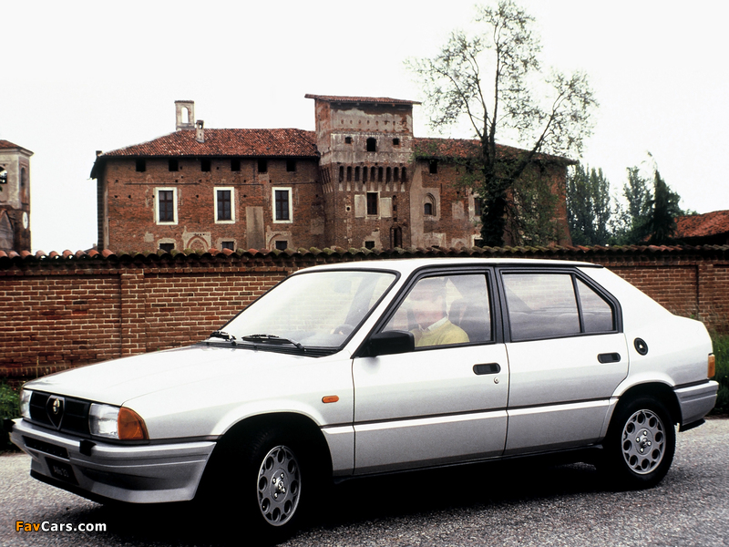 Images of Alfa Romeo 33 1.5 Quadrifoglio Verde 905 (1984–1986) (800 x 600)