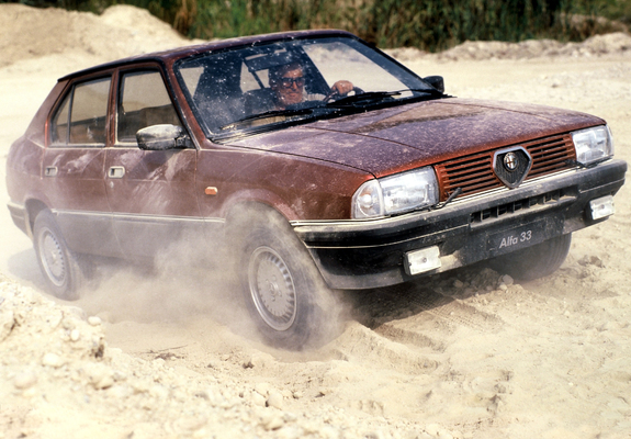 Pictures of Alfa Romeo 33 1.5 4x4 905 (1984–1986)
