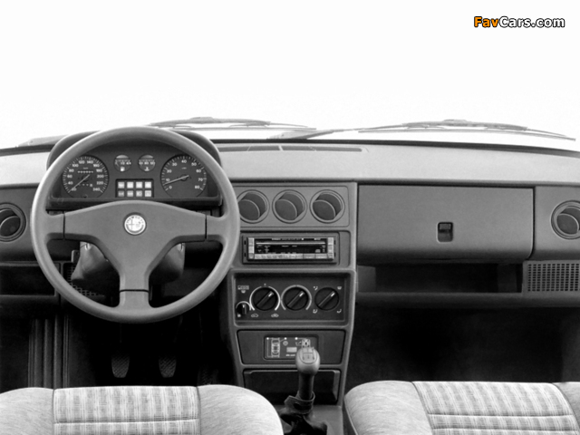 Pictures of Alfa Romeo 33 Boxer 16V 907 (1990–1994) (640 x 480)