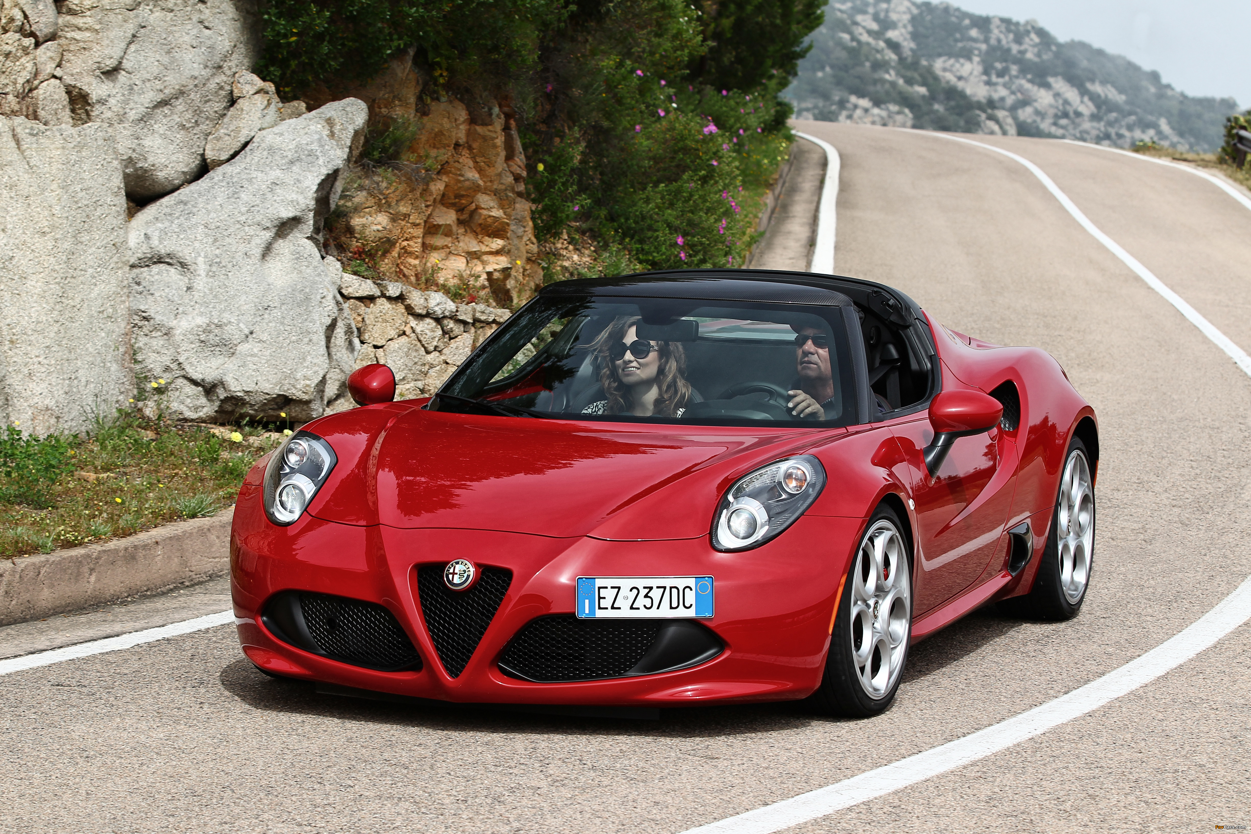 Alfa Romeo 4C Spider (960) 2015 images (4096 x 2731)