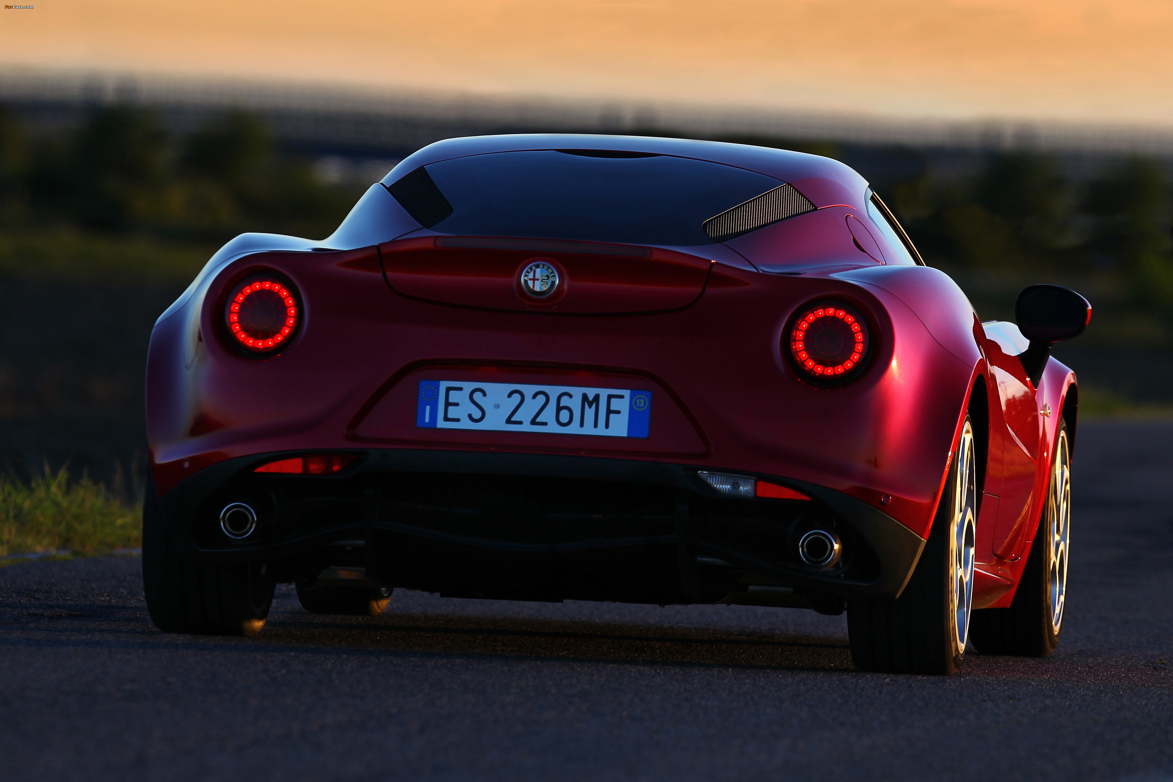 Photos of Alfa Romeo 4C Worldwide (960) 2013 (4096 x 2731)