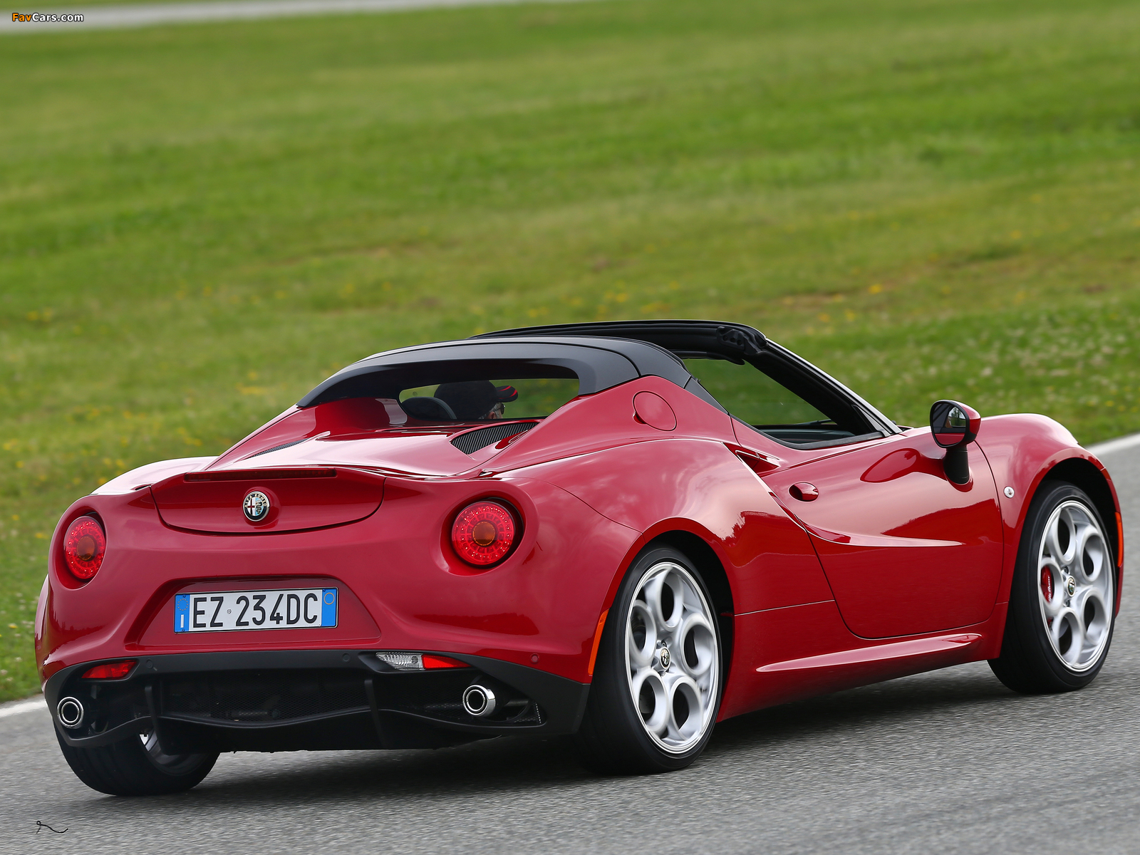 Photos of Alfa Romeo 4C Spider (960) 2015 (1600 x 1200)