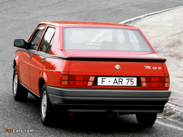 Alfa Romeo 75 162B (1988–1992) images (640 x 480)