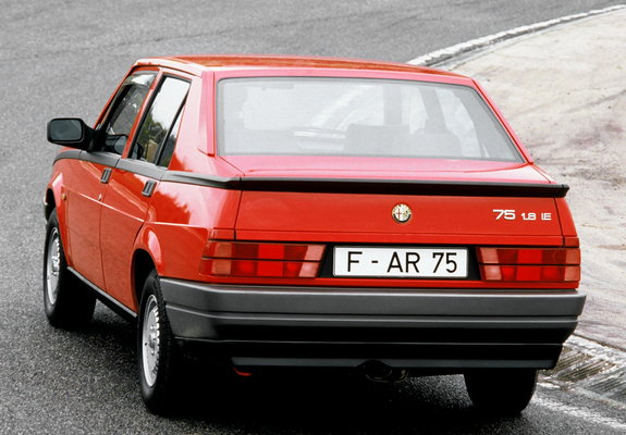 Alfa Romeo 75 162B (1988–1992) images