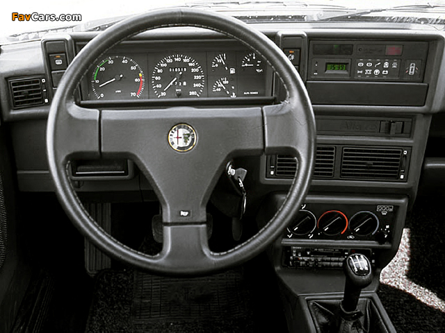 Alfa Romeo 75 V6 3.0 Quadrifoglio Verde 162B (1988–1992) wallpapers (640 x 480)