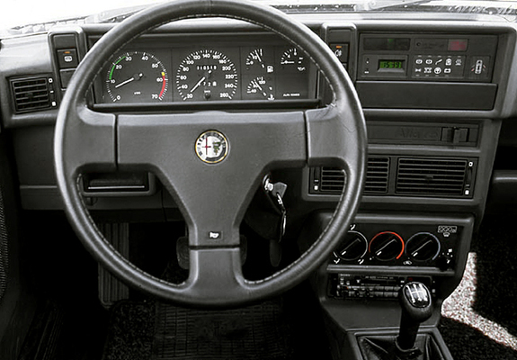 Alfa Romeo 75 V6 3.0 Quadrifoglio Verde 162B (1988–1992) wallpapers