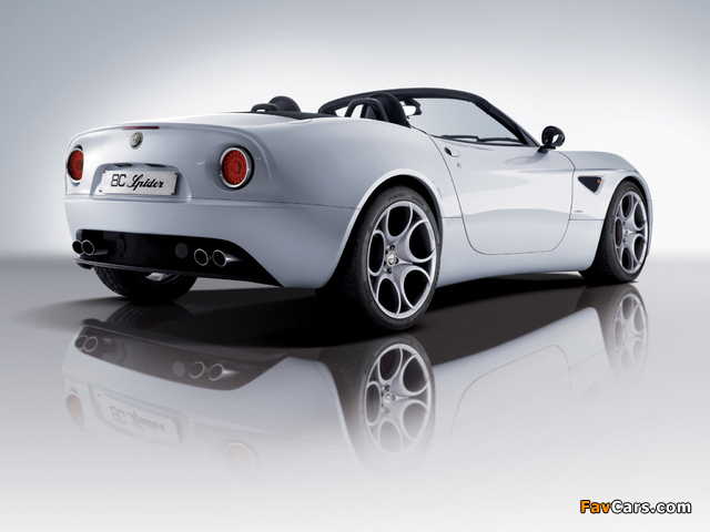 Alfa Romeo 8C Spider (2008–2011) photos (640 x 480)