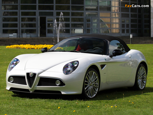 Alfa Romeo 8C Spider (2008–2011) images (640 x 480)