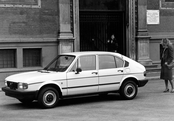 Pictures of Alfa Romeo Alfasud Junior 901 (1982)