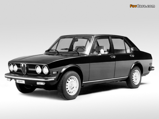 Alfa Romeo Alfetta US-spec 116 (1975–1976) pictures (640 x 480)