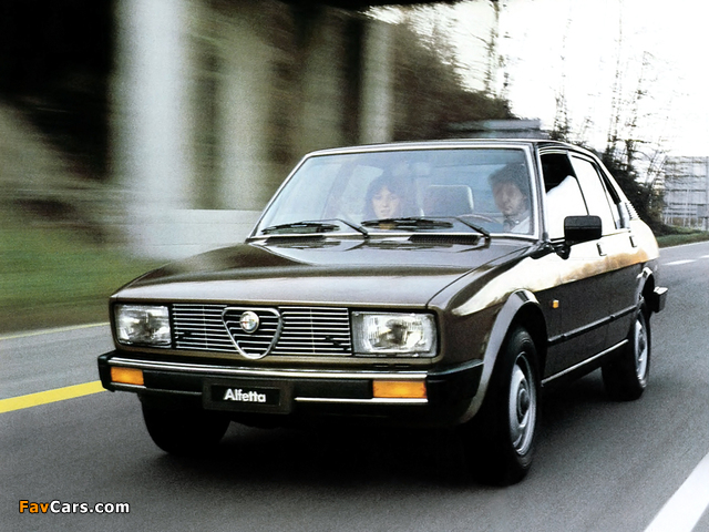 Alfa Romeo Alfetta 116 (1981–1983) images (640 x 480)