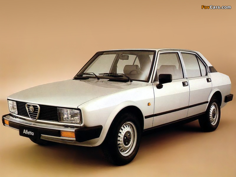 Alfa Romeo Alfetta 116 (1981–1983) photos (800 x 600)
