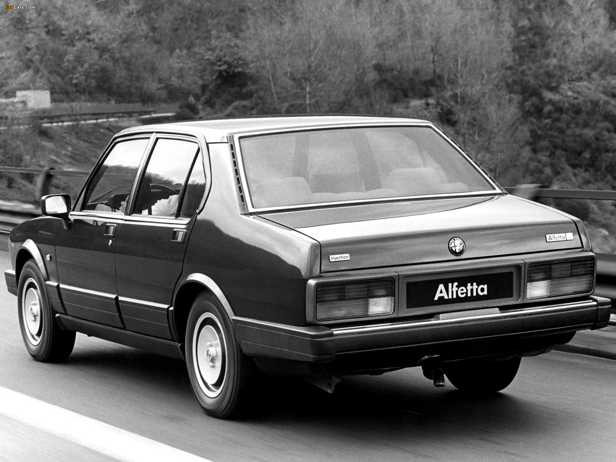 Alfa Romeo Alfetta 2.0i Quadrifoglio Oro 116 (1983–1984) photos (2048 x 1536)