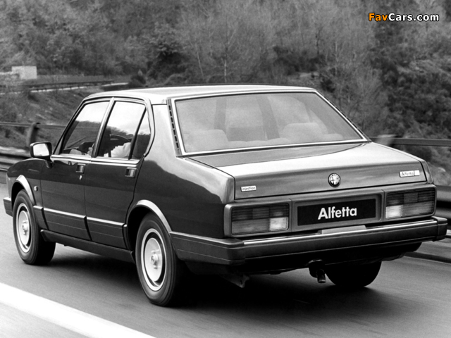 Alfa Romeo Alfetta 2.0i Quadrifoglio Oro 116 (1983–1984) photos (640 x 480)
