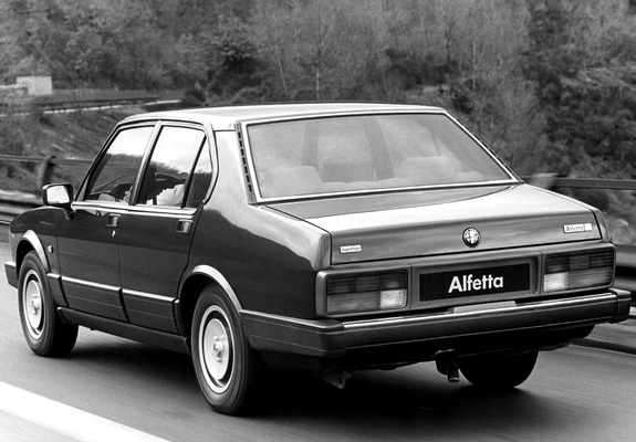 Alfa Romeo Alfetta 2.0i Quadrifoglio Oro 116 (1983–1984) photos