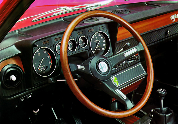 Alfa Romeo Alfetta 116 (1972–1975) images