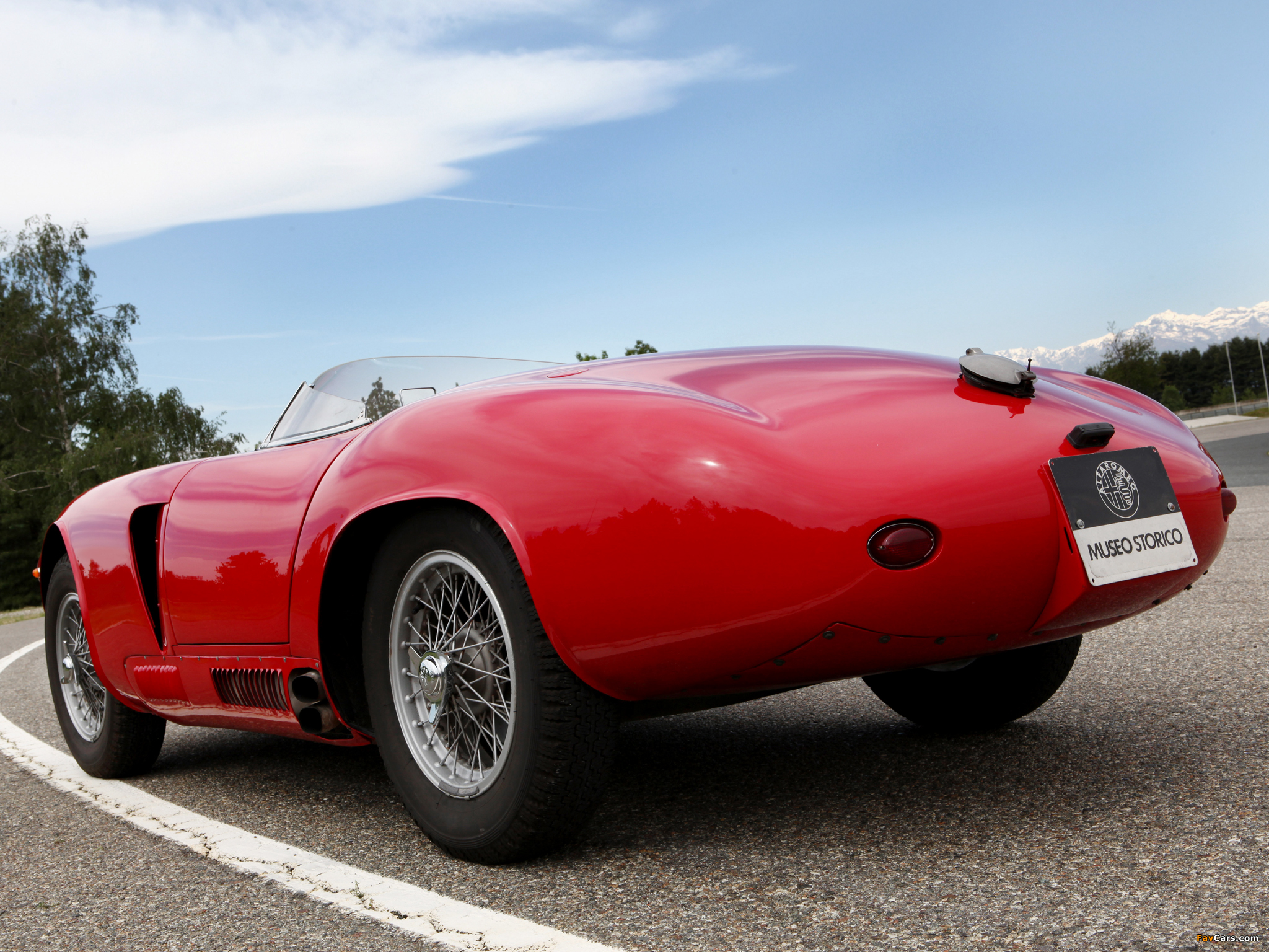 Photos of Alfa Romeo 2000 Sportiva Spider 1366 (1954) (2048 x 1536)