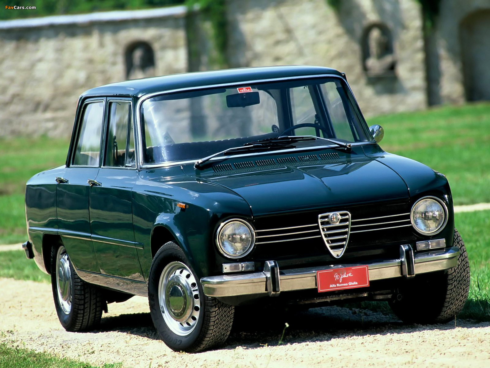 Alfa Romeo Giulia 1300 Super 115 (1970–1974) wallpapers (1600 x 1200)