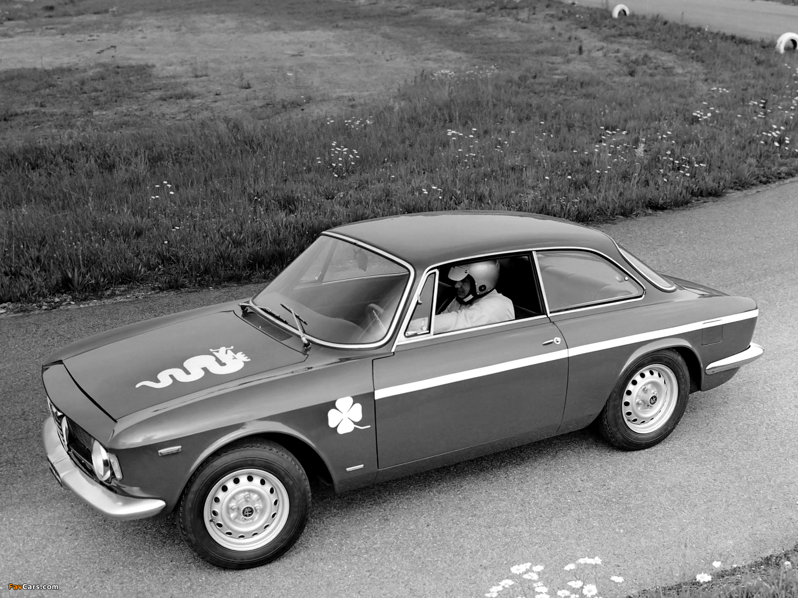 Images of Alfa Romeo GTA 1300 Junior 105 (1968–1972) (1600 x 1200)