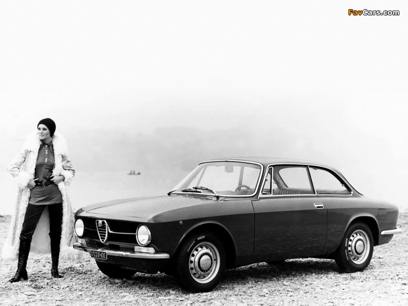 Images of Alfa Romeo GT 1300 Junior 105 (1971–1974) (800 x 600)