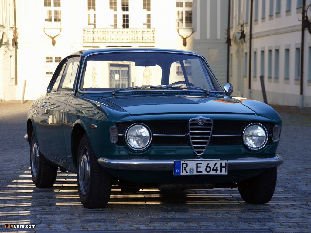 Photos of Alfa Romeo GT 1300 Junior 105 (1966–1971) (1024 x 768)