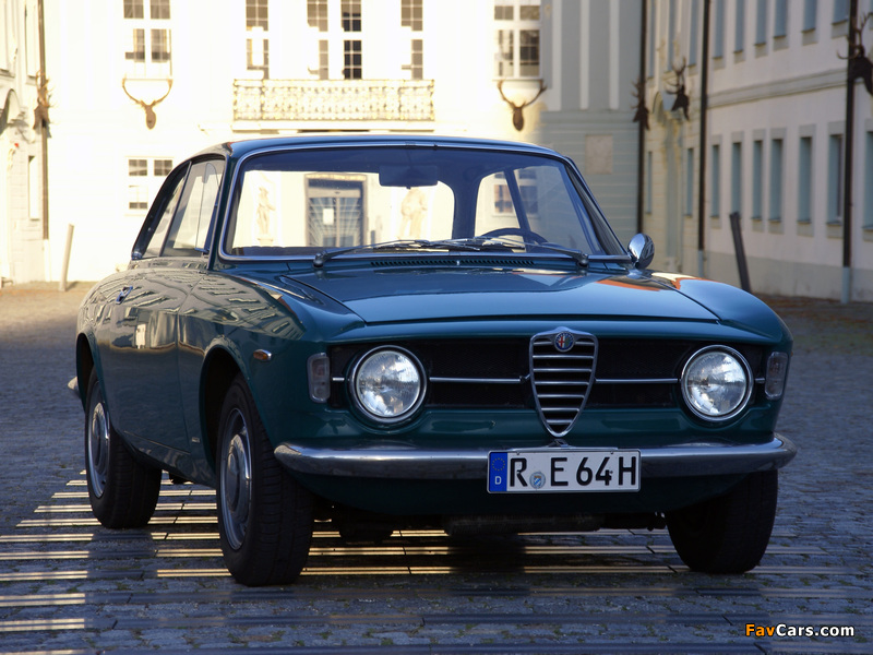 Photos of Alfa Romeo GT 1300 Junior 105 (1966–1971) (800 x 600)