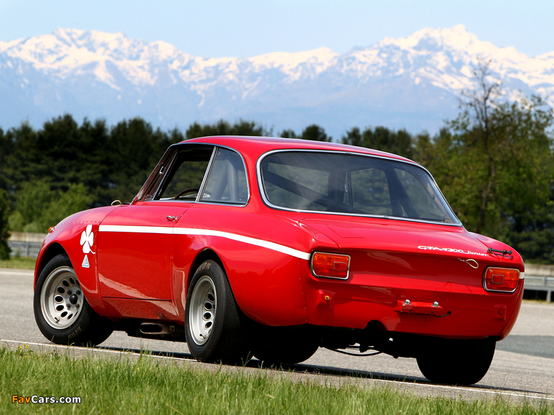 Photos of Alfa Romeo GTA 1300 Junior Corsa 105 (1968–1972) (800 x 600)