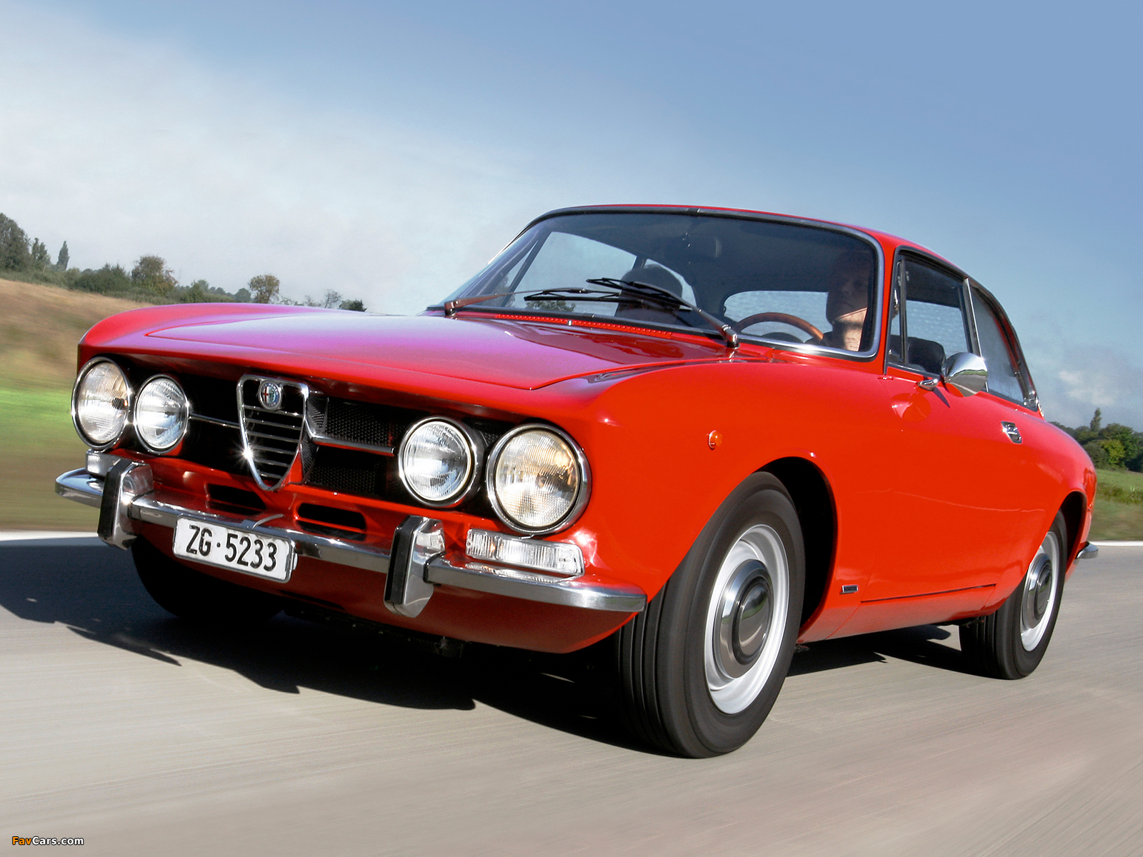 Photos of Alfa Romeo 1750 GT Veloce 105 (1970–1971) (1600 x 1200)