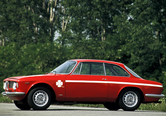 Pictures of Alfa Romeo GTA 1300 Junior 105 (1968–1972)