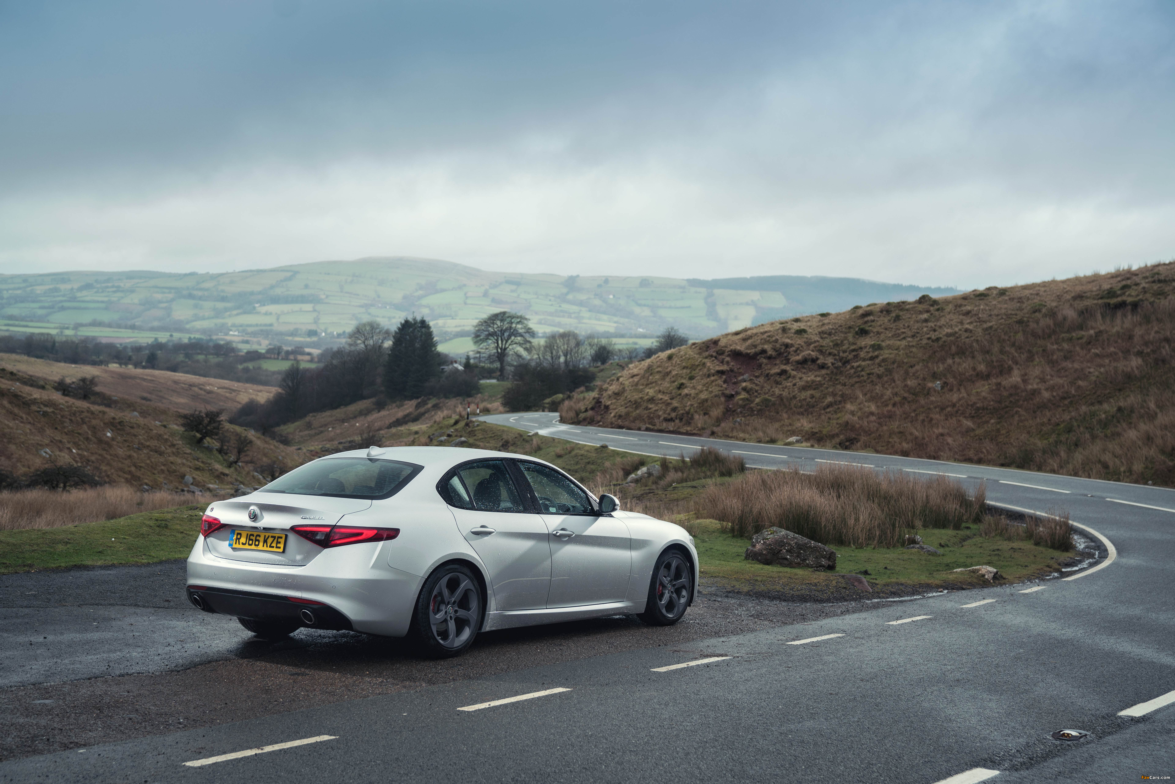 Pictures of Alfa Romeo Giulia Q2 UK-spec (952) 2016 (4096 x 2733)