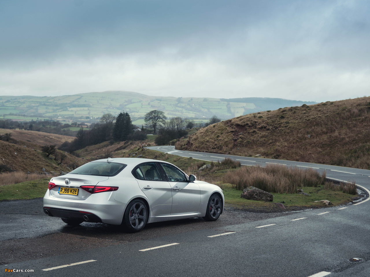 Pictures of Alfa Romeo Giulia Q2 UK-spec (952) 2016 (1280 x 960)