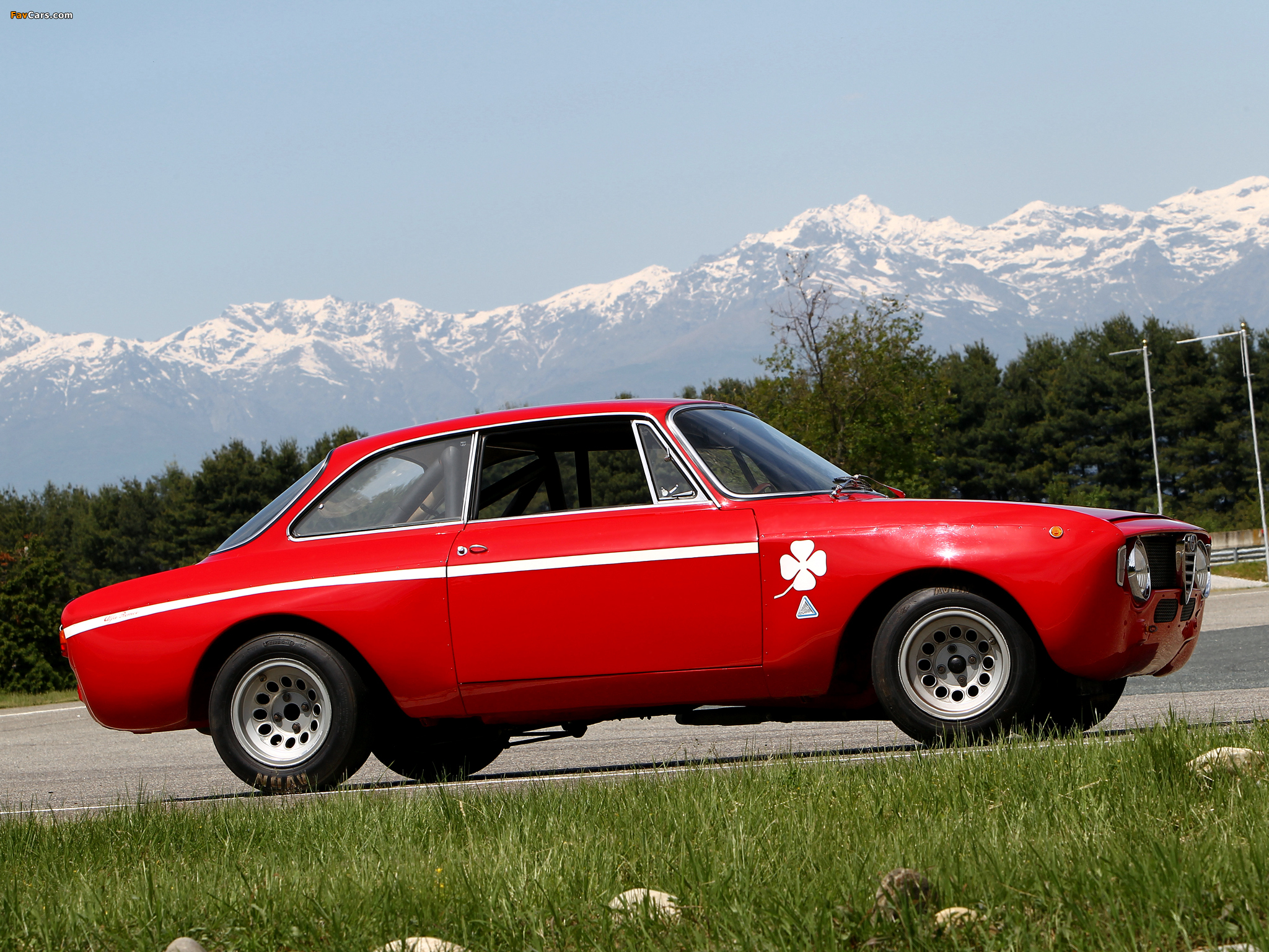Alfa Romeo GTA 1300 Junior Corsa 105 (1968–1972) wallpapers (2048 x 1536)