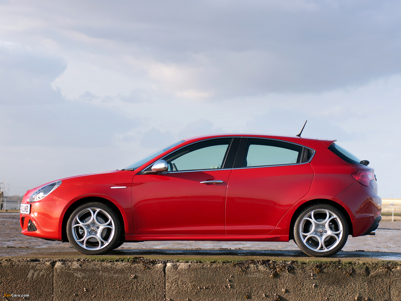 Alfa Romeo Giulietta UK-spec 940 (2010) images (1600 x 1200)