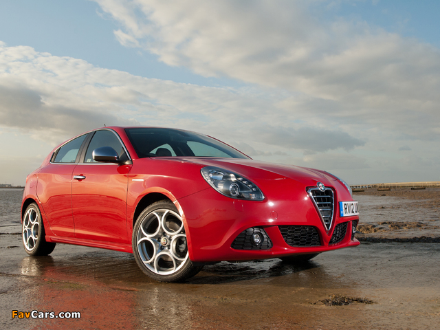 Alfa Romeo Giulietta UK-spec (940) 2010–14 images (640 x 480)