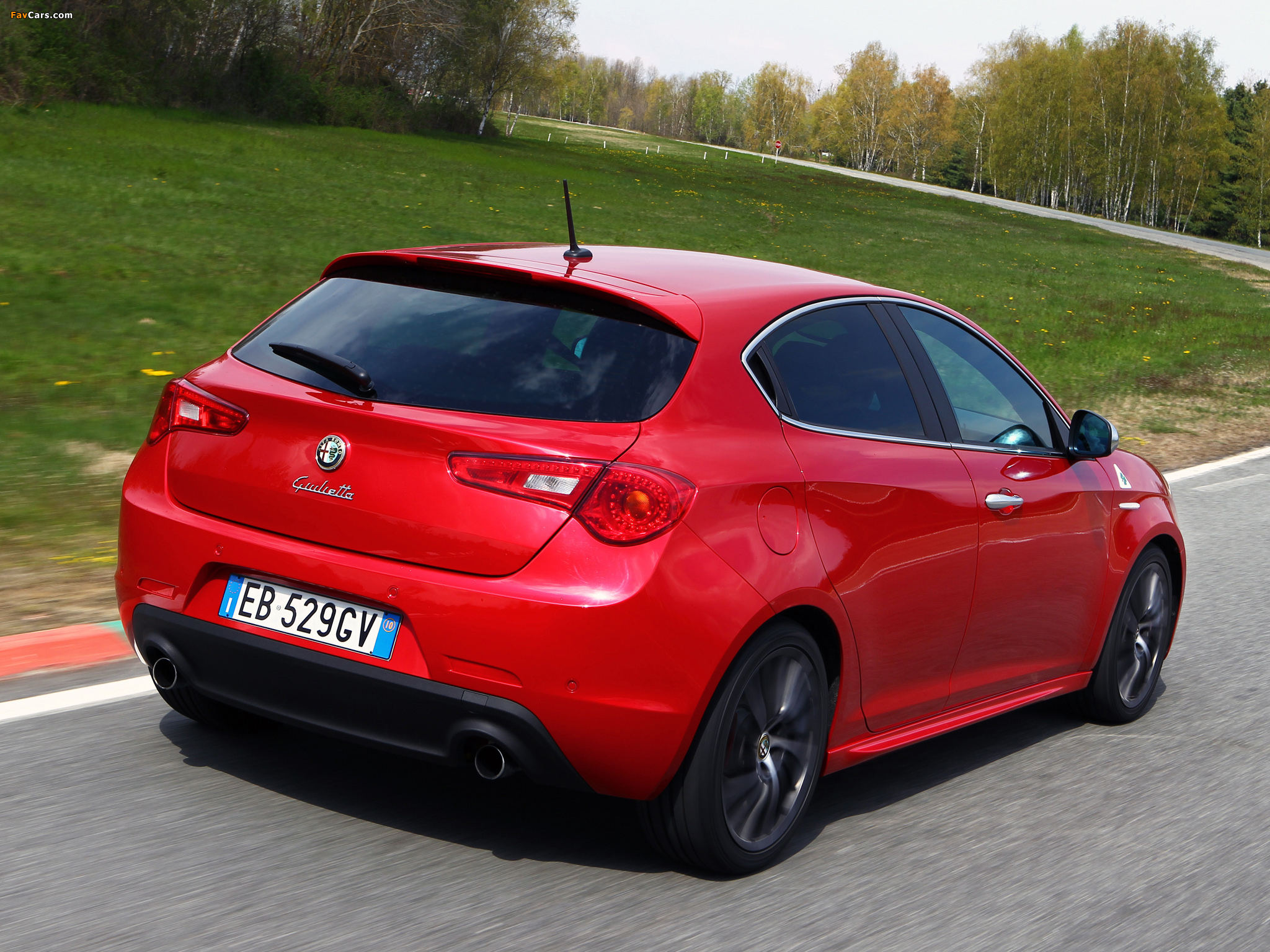 Alfa Romeo Giulietta Quadrifoglio Verde 940 (2010) photos (2048 x 1536)