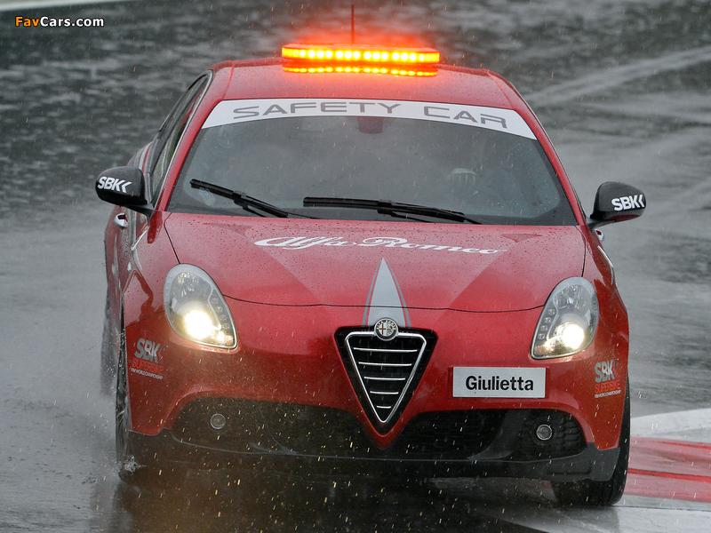 Alfa Romeo Giulietta Quadrifoglio Verde SBK Safety Car 940 (2010) photos (800 x 600)