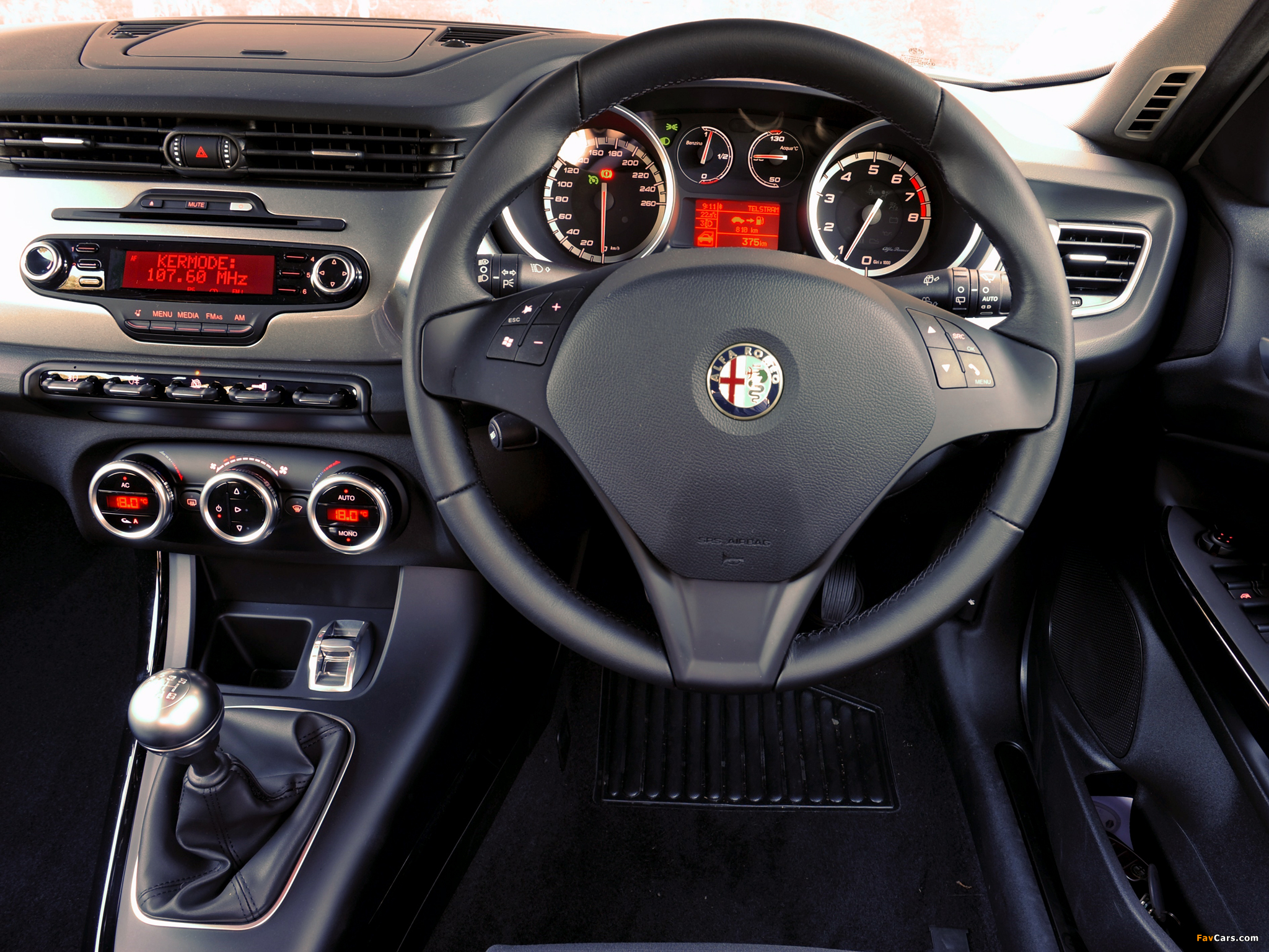Alfa Romeo Giulietta AU-spec 940 (2011) pictures (2048 x 1536)