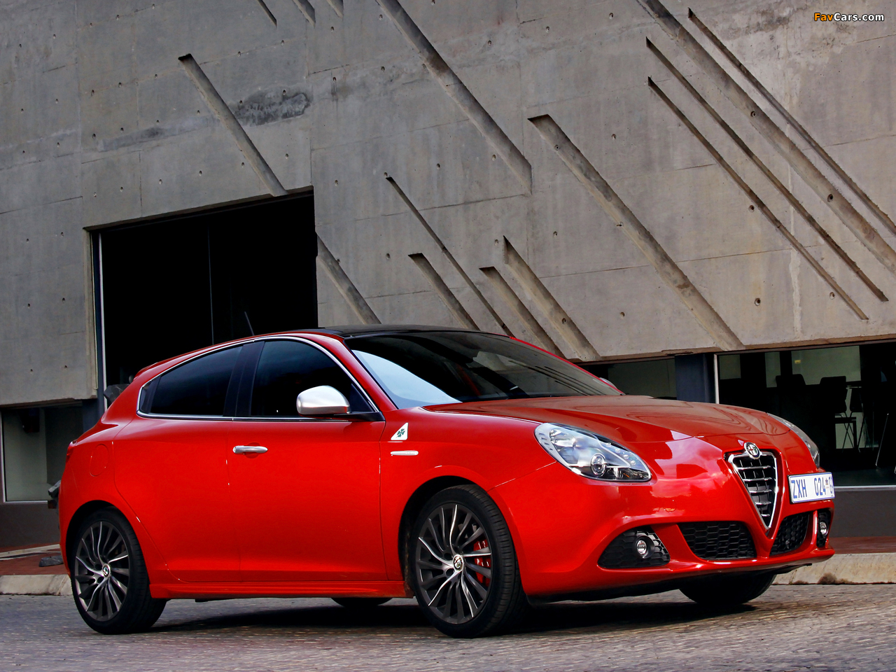 Alfa Romeo Giulietta Quadrifoglio Verde ZA-spec 940 (2011) pictures (1280 x 960)