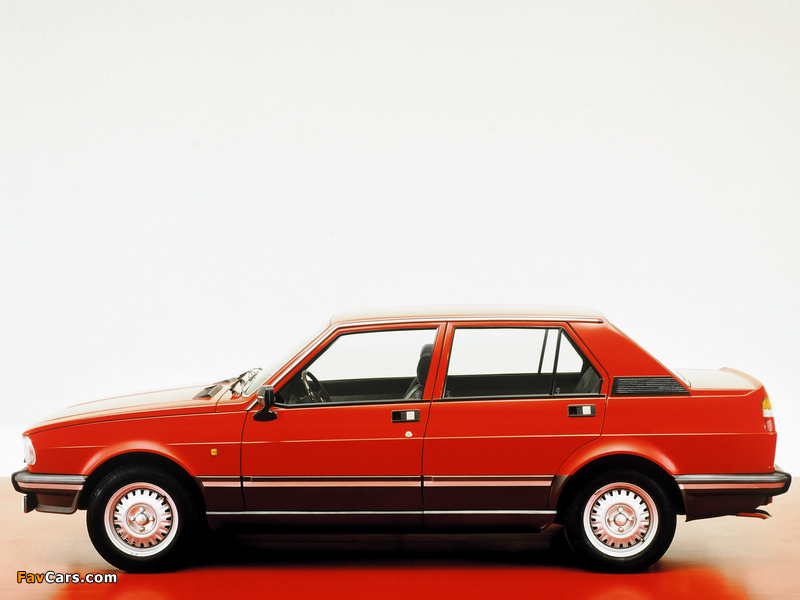 Alfa Romeo Giulietta 1.8 116 (1981–1983) photos (800 x 600)