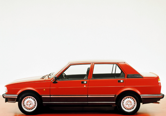 Alfa Romeo Giulietta 1.8 116 (1981–1983) photos