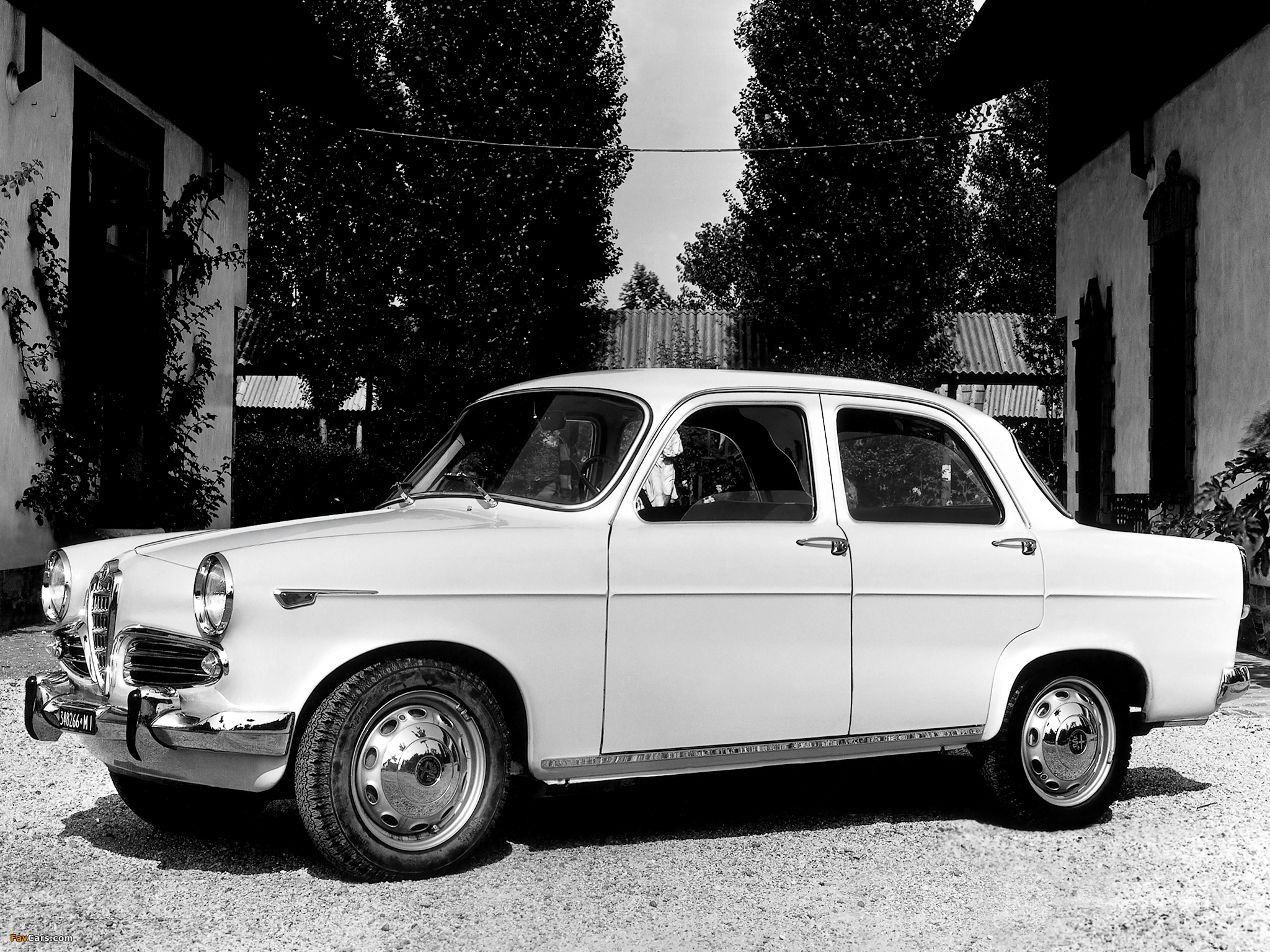 Images of Alfa Romeo Giulietta T.I. 101 (1959–1961) (2048 x 1536)