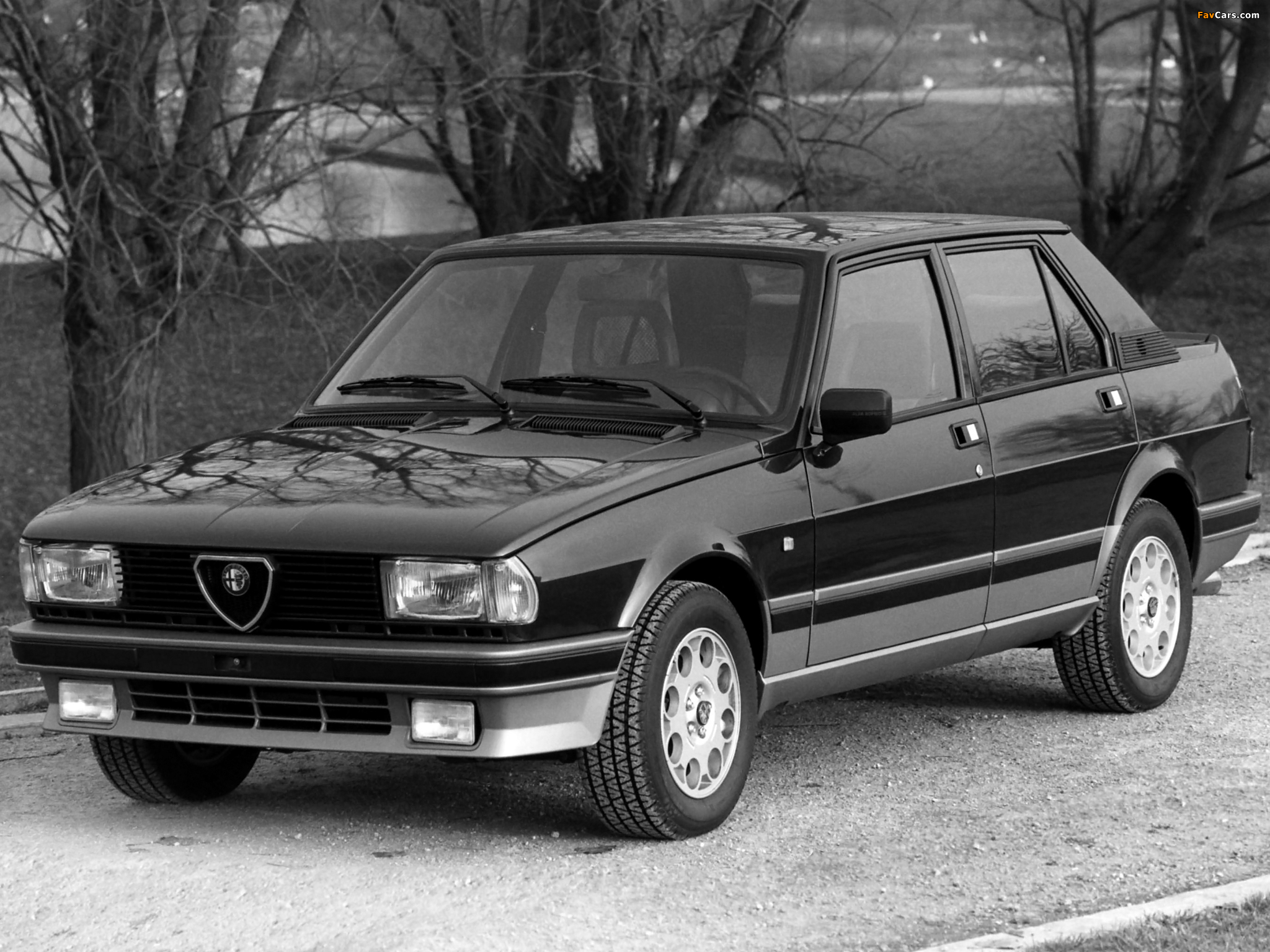 Photos of Alfa Romeo Giulietta 2.0 Turbodelta 116 (1983–1985) (2048 x 1536)