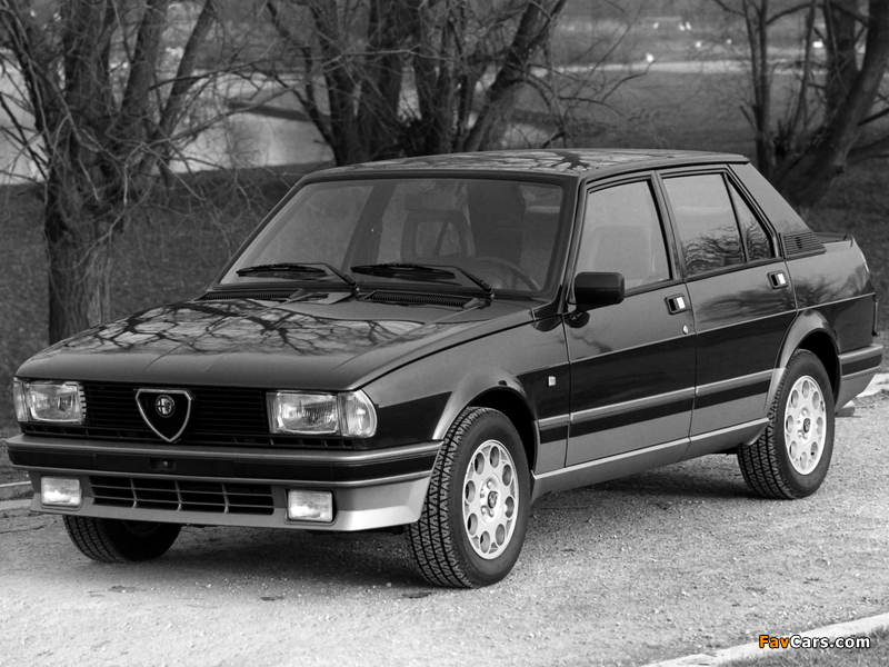 Photos of Alfa Romeo Giulietta 2.0 Turbodelta 116 (1983–1985) (800 x 600)
