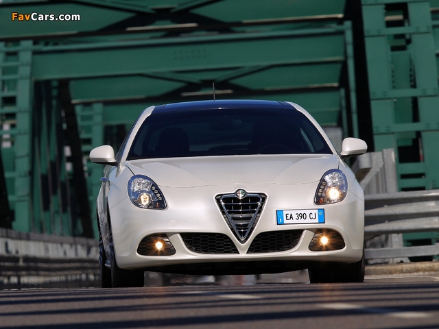 Photos of Alfa Romeo Giulietta 940 (2010) (640 x 480)