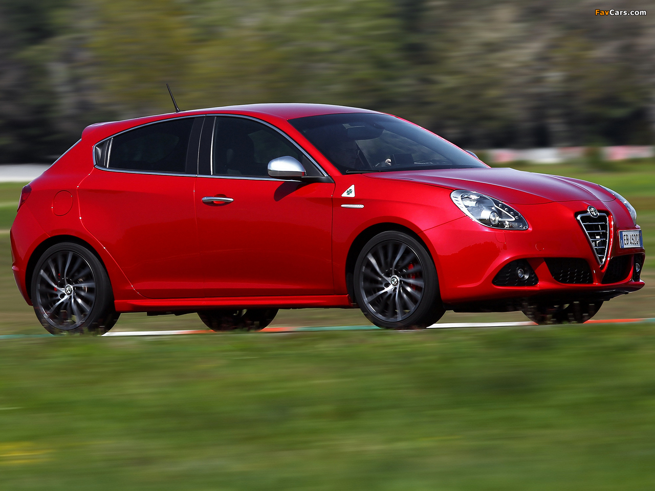 Alfa Romeo Giulietta Quadrifoglio Verde 940 (2010) wallpapers (1280 x 960)