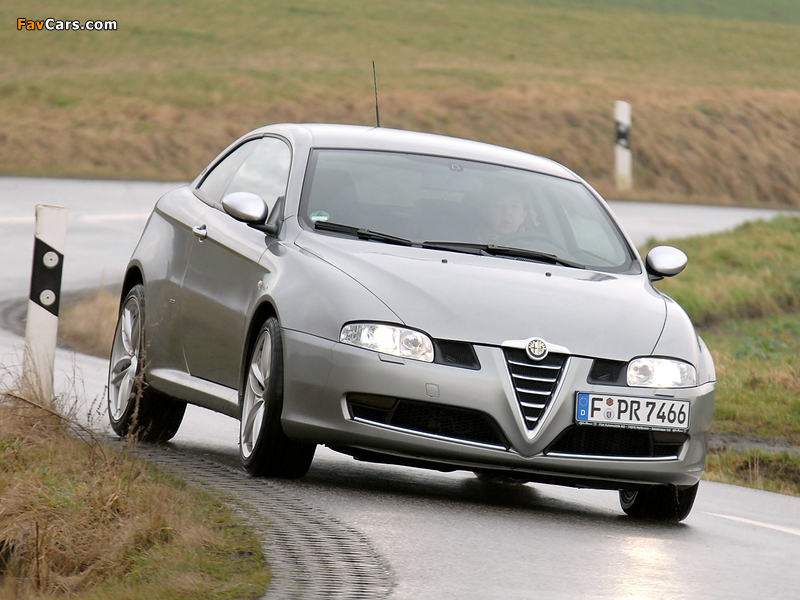 Alfa Romeo GT Quadrifoglio Verde 937 (2008–2010) images (800 x 600)