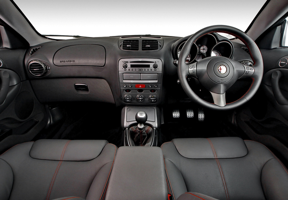 Alfa Romeo GT Limited Edition 937 (2010) photos