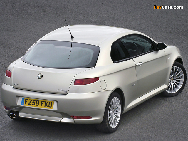 Images of Alfa Romeo GT UK-spec 937 (2004–2010) (640 x 480)